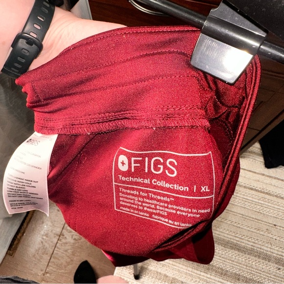 Figs burgundy yola scrub pants - Picture 3 of 3